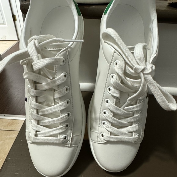 Gucci Shoes - Gucci womens sneakers sze 8 original